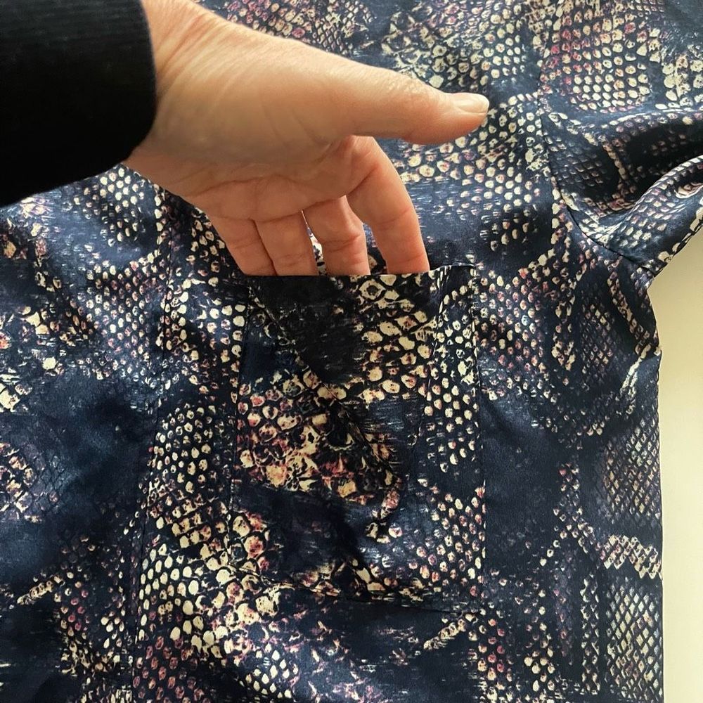 Aqua Women Blouse Snake Print Animal Blue Purple Color Sz XS - Picture 8 of 12